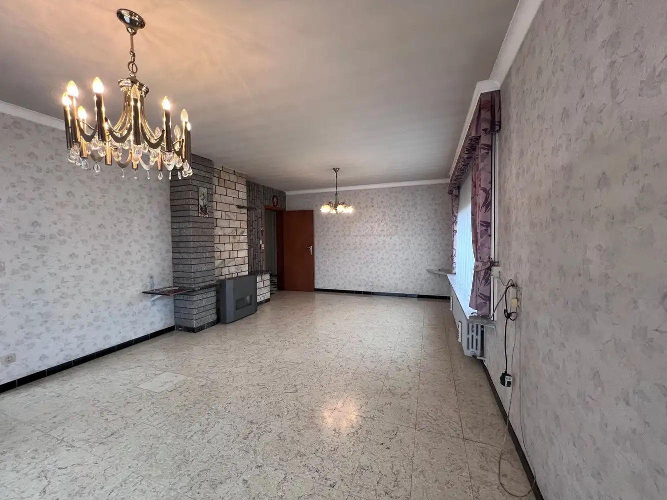 Rustig gelegen woning met 3 slaapkamers en garage. foto 3