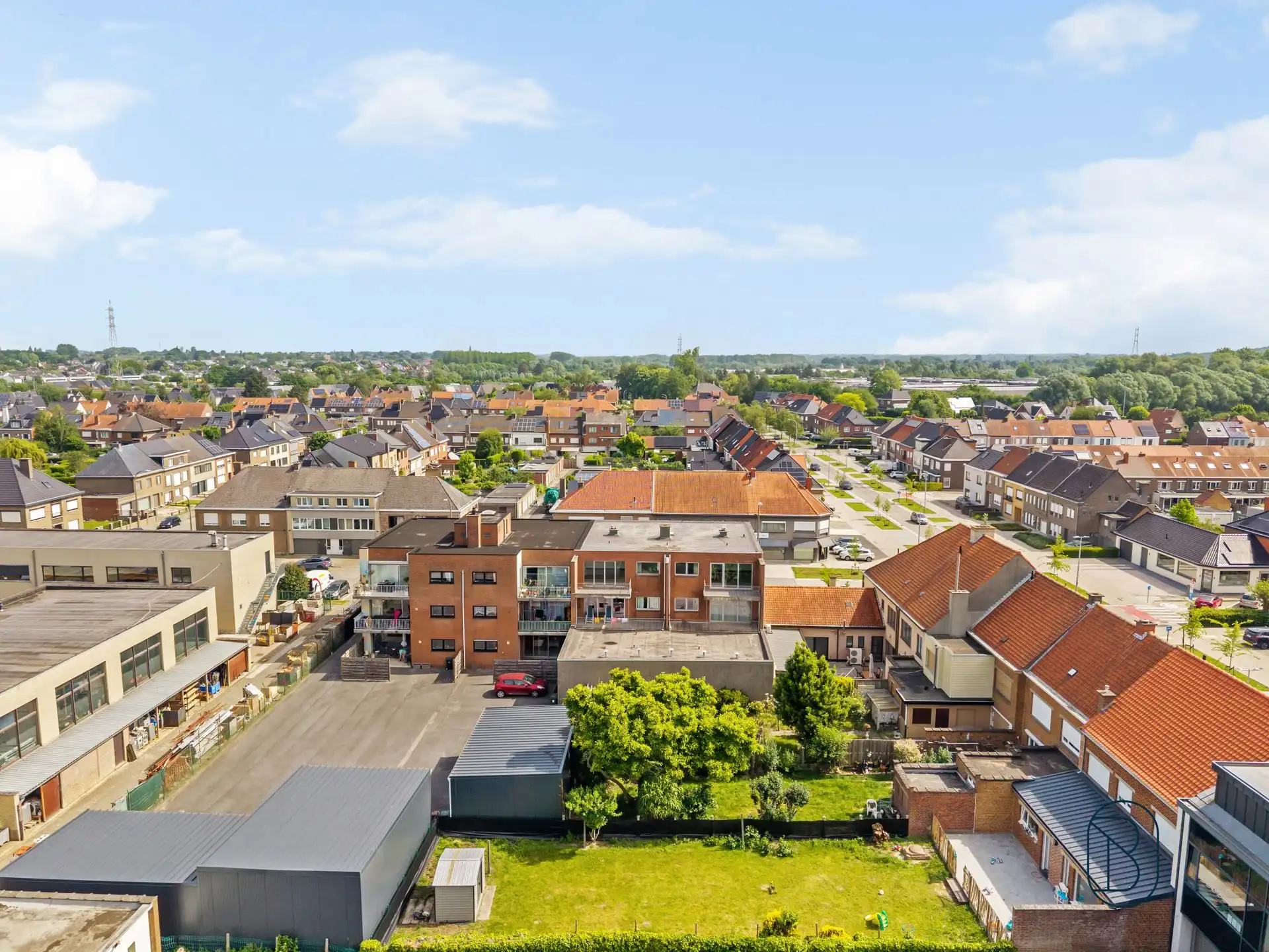 Topgelegen opbrengsteigendom: 4 app, 2 garages en handelsgv. foto 21