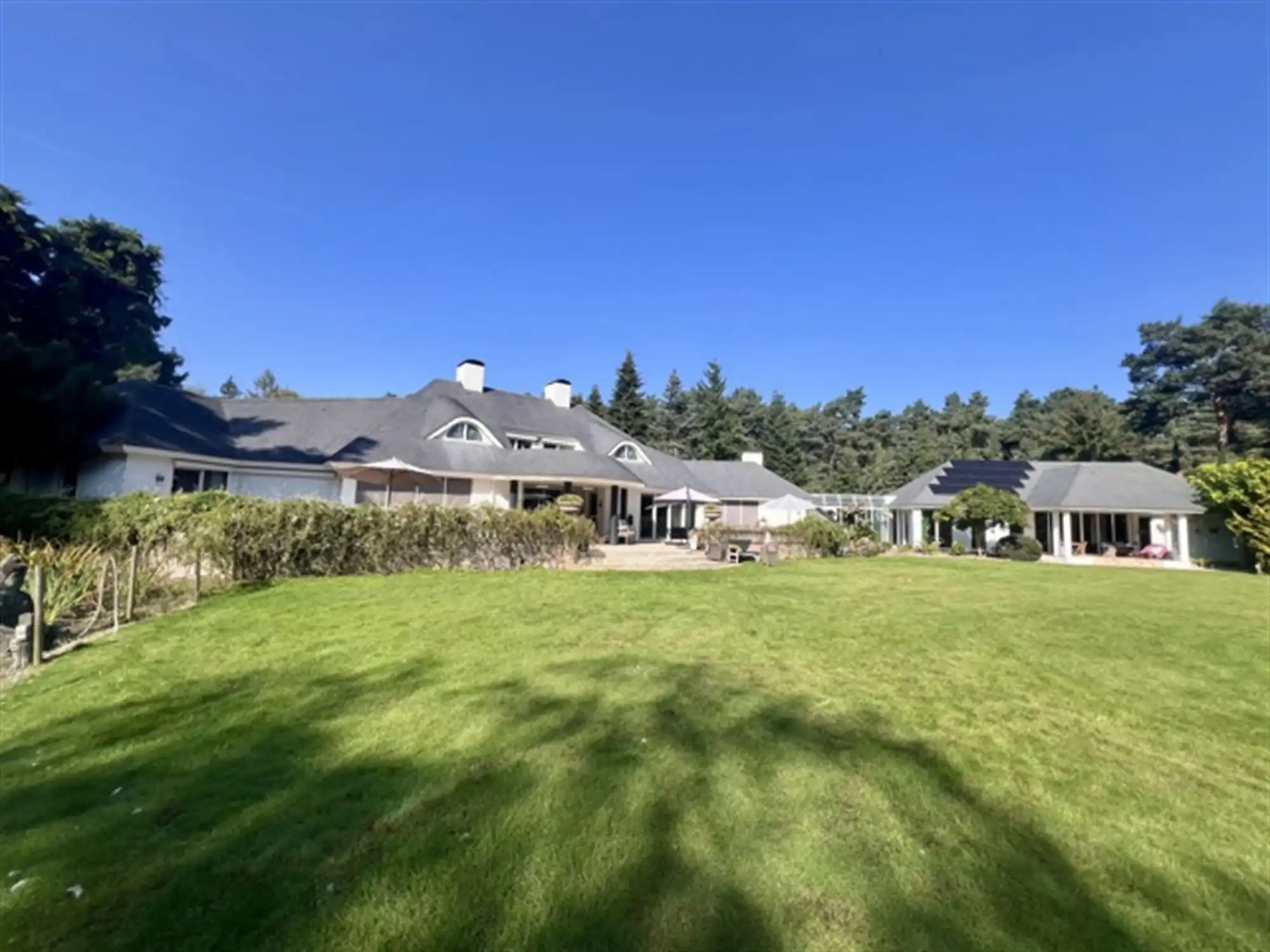 Statig landgoed met binnenzwembad op toplocatie foto 76