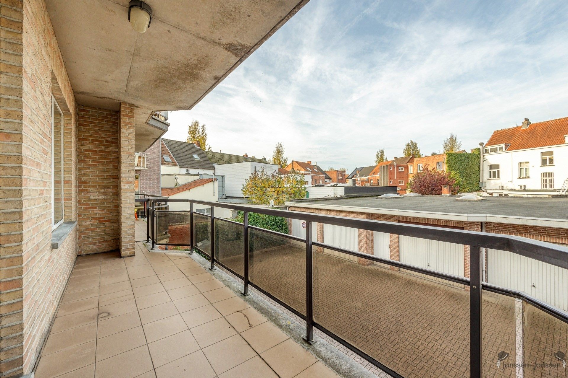 Ruim en licht appartement in centrum van Schoten foto 12