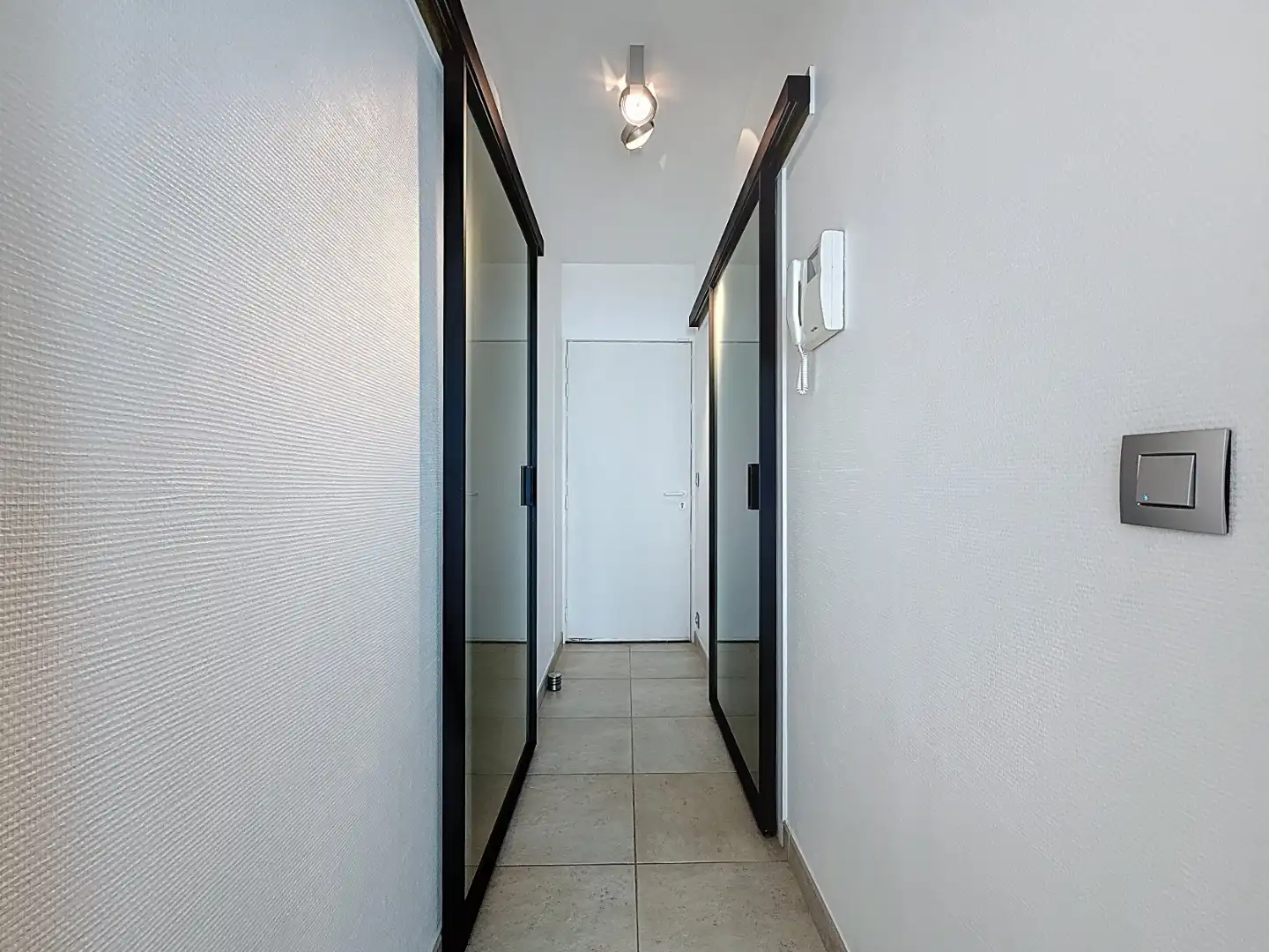 Lichtrijk appartement  op het 15de verdiep met frontaal zeezicht te Nieuwpoort. foto 7