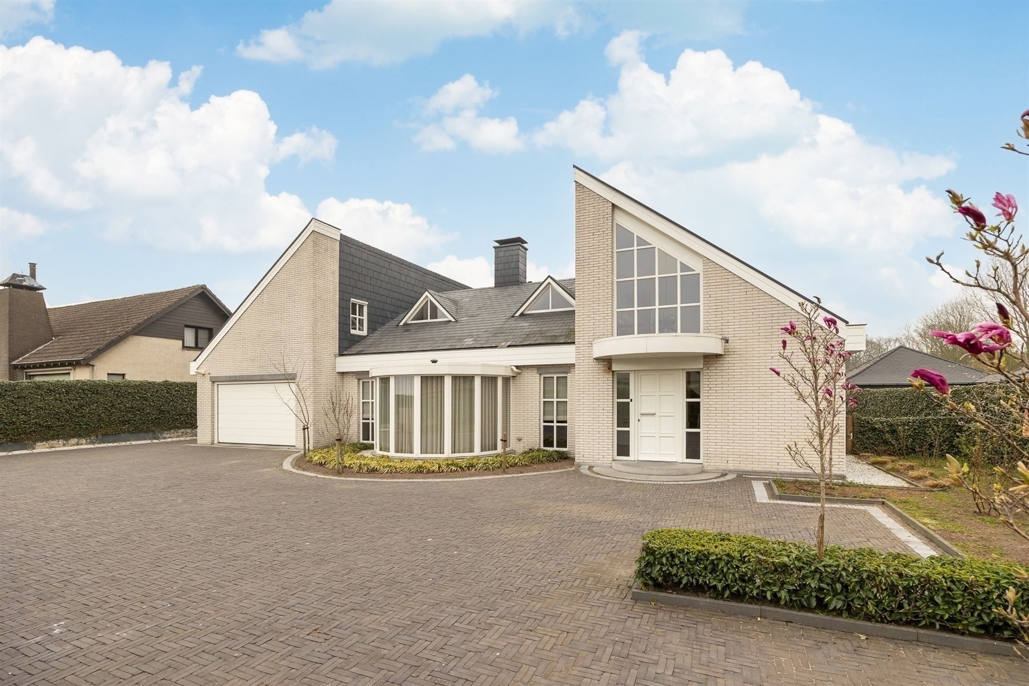 Moderne vrijstaande woning met royale tuin  foto 2
