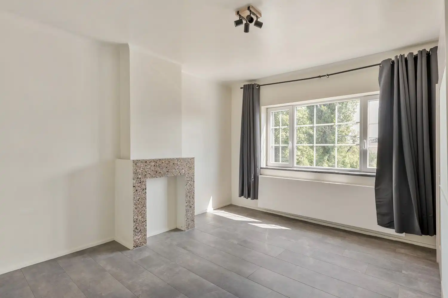 Grotendeels gerenoveerde gezinswoning op een ruim perceel van 1.084 m². foto 16