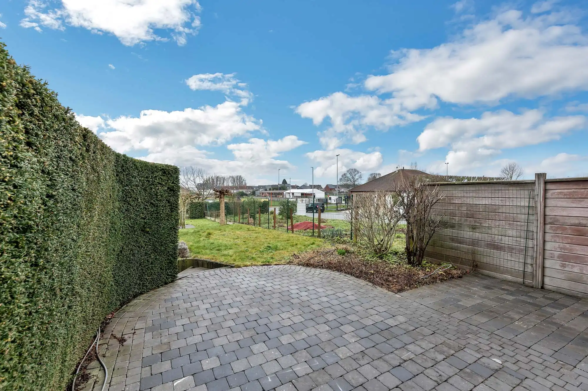 Instapklare HOB met tuin en garage foto 19