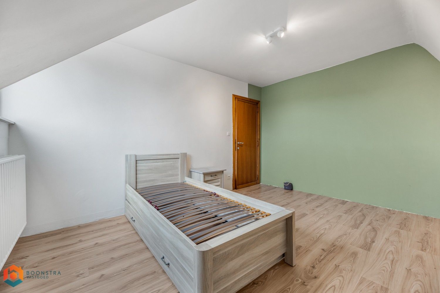 Woning met 3 slaapkamers en ruime garage foto 24