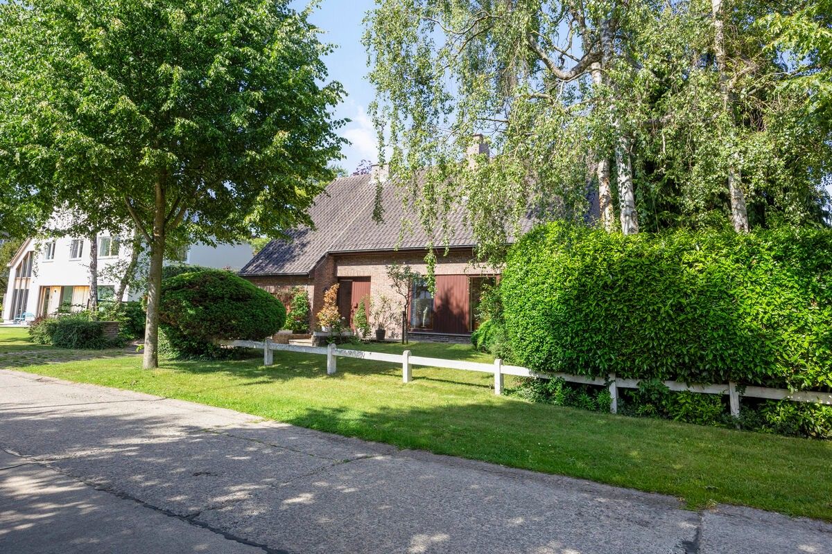 Eigentijdse villa met grote zonnige tuin in het groen van Sint-Denijs-Westrem foto 19