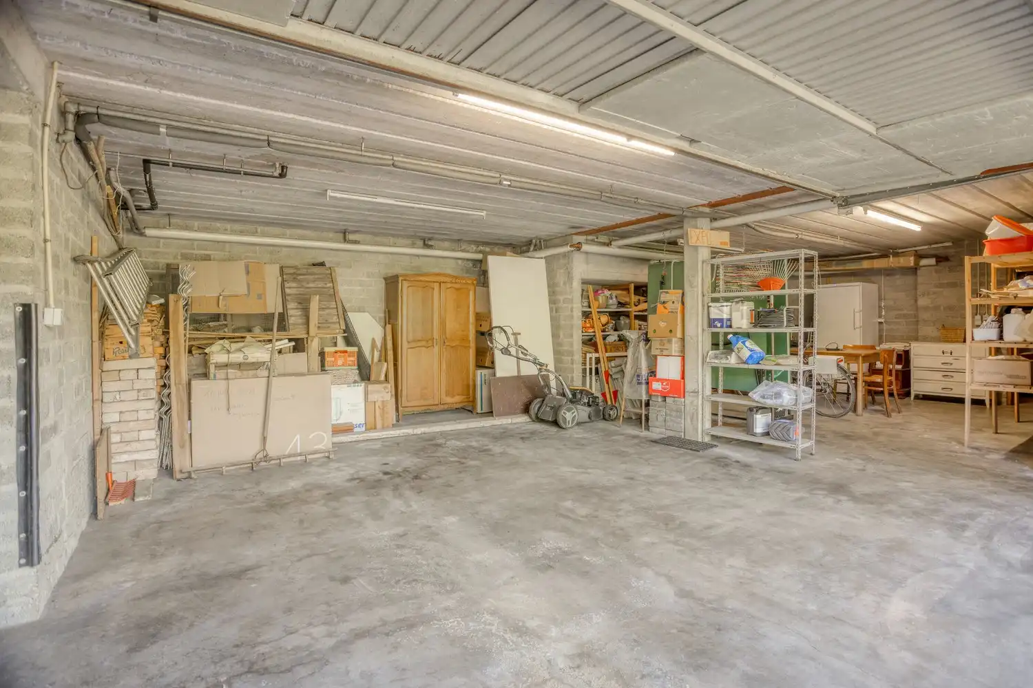 Prachtige, achterin gelegen villa op 22a15ca foto 36