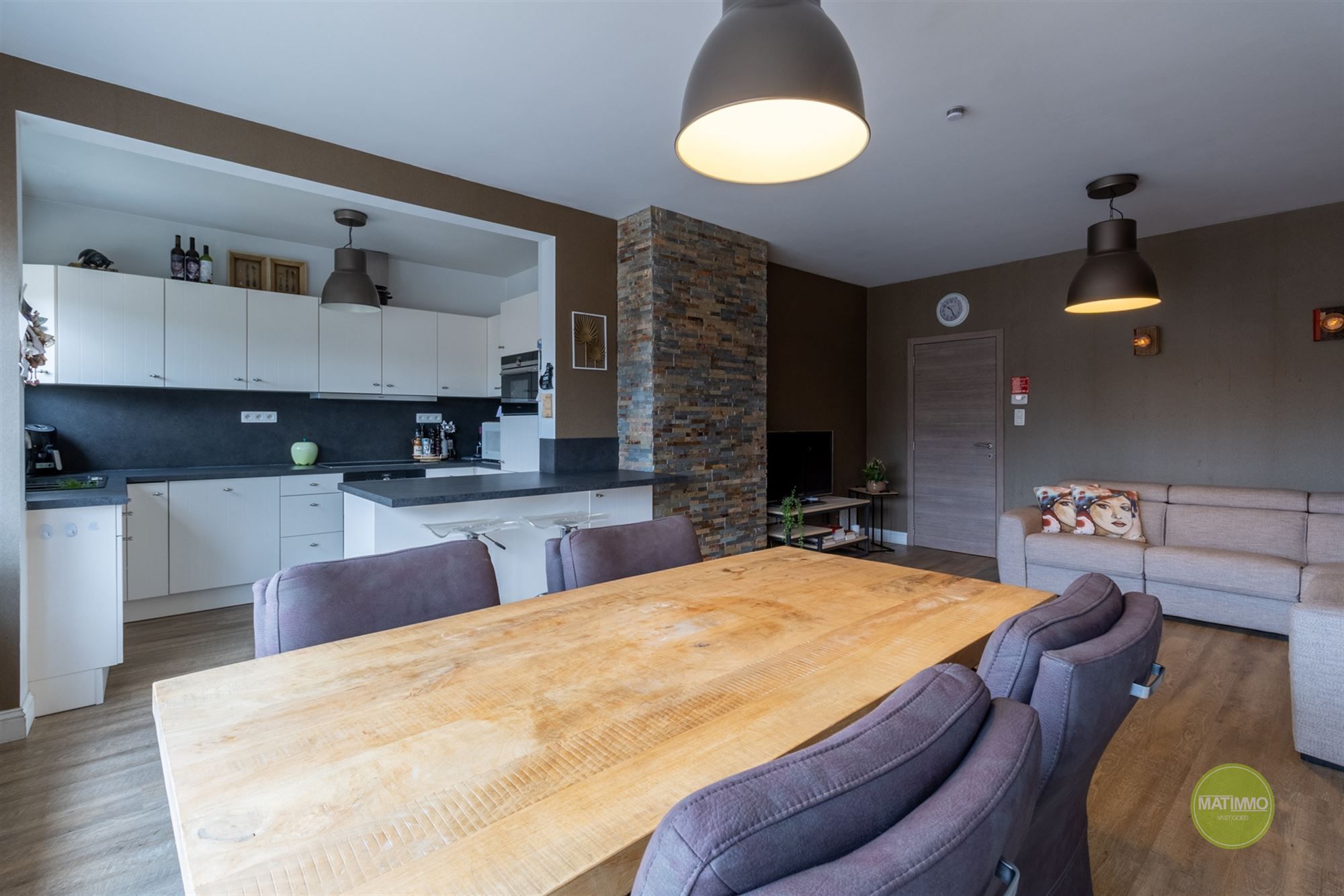 Instapklaar en ruim duplex appartement in Ezaart foto 7