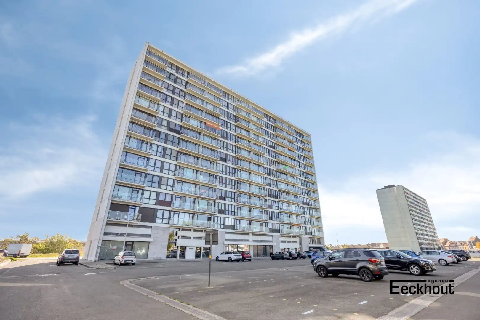 Appartement met terras en open zicht in Bredene, met autostaanplaats foto 2