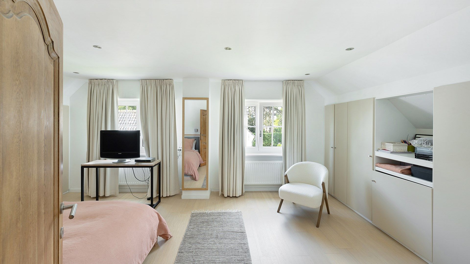 Residentieel gelegen villa op 916 m² grond  foto 18