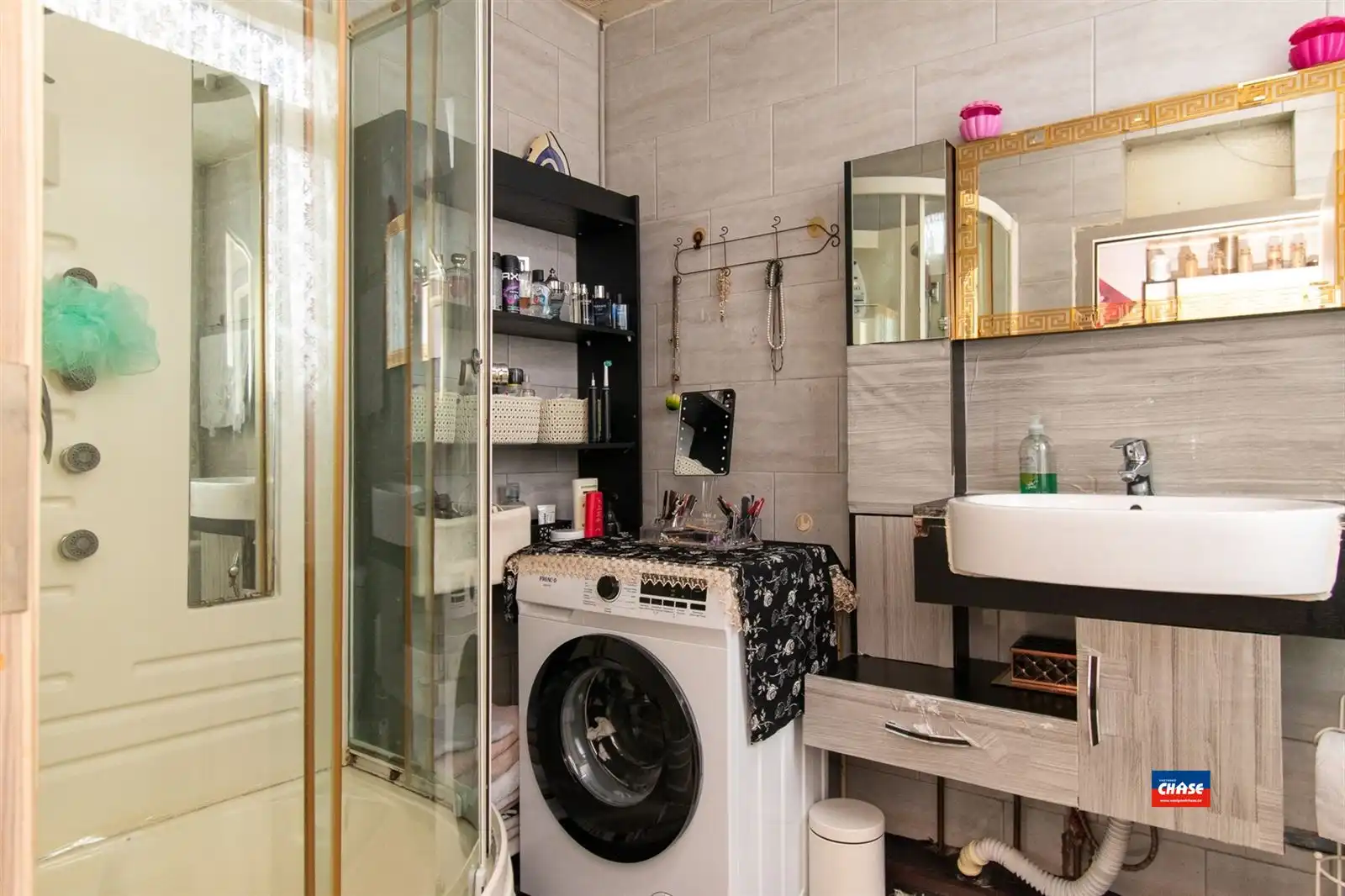 Woonhuis met tien slaapkamers en hangaar foto 22