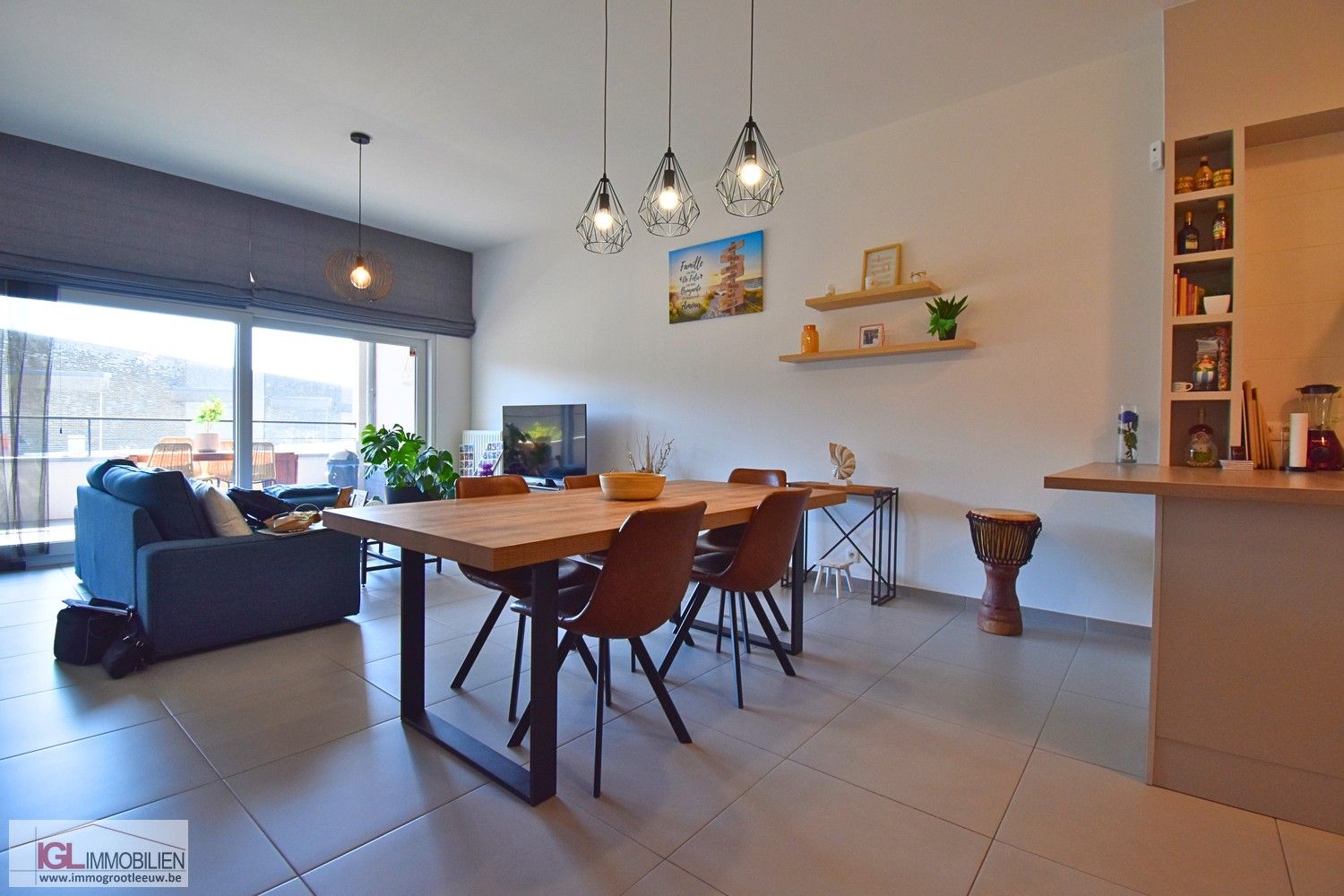 Stijlvol en ruim 1-slaapkamerappartement met zonnig terras! foto 2
