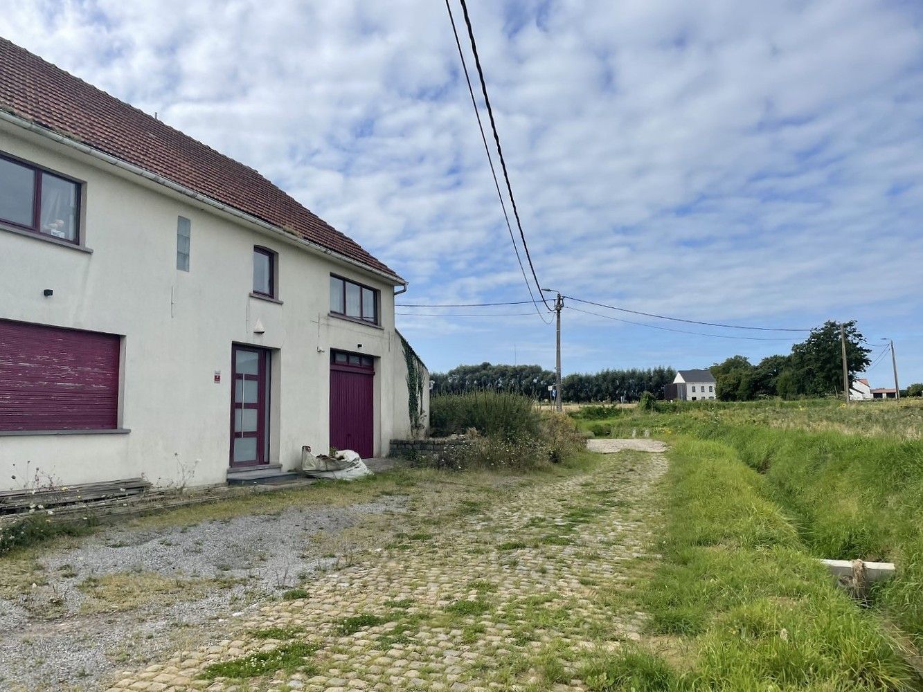 Verrassend ruime, landelijk gelegen woning van ca. 275m² met 5 kamers foto 3