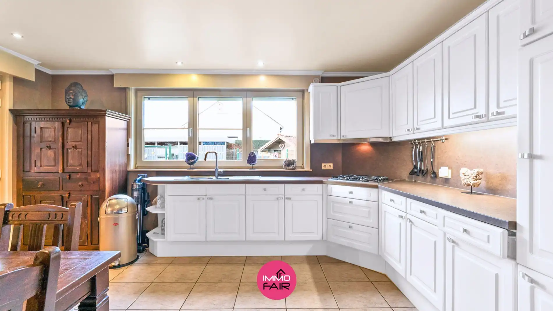 Royale gezinswoning op perceel van 829 m² op 5 minuten van Maastricht! foto 6