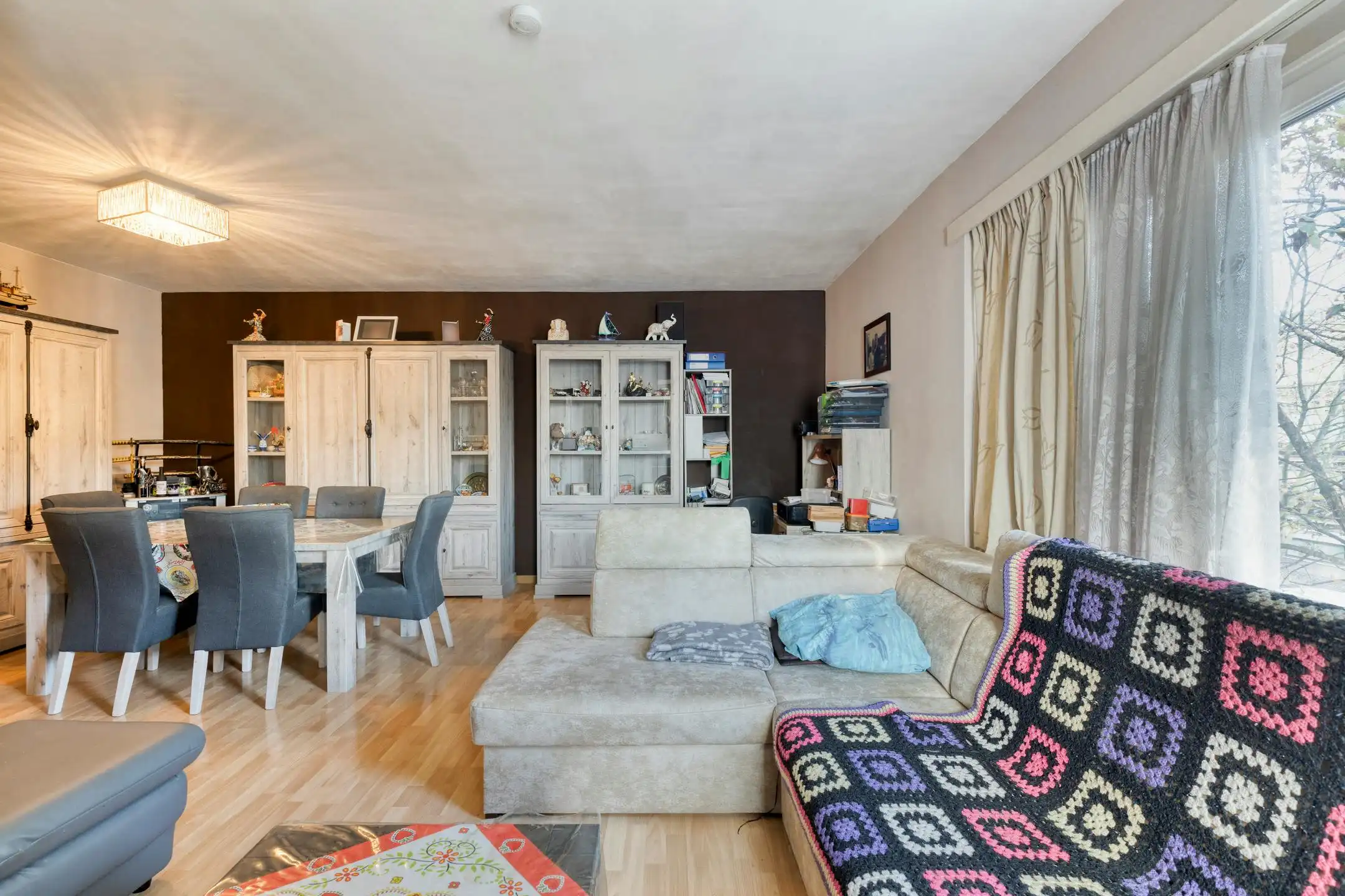 Tweeslaapkamerappartement met terras te koop in Merksem foto 2