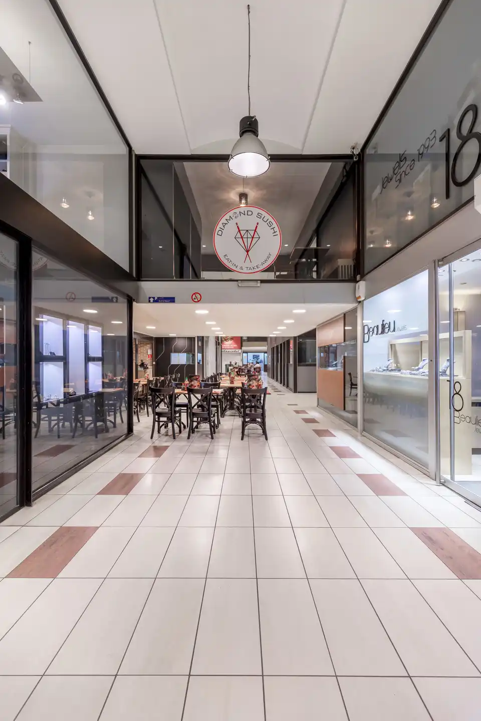Top gelegen horecapand in de Empire Center Diamantwijk foto 3