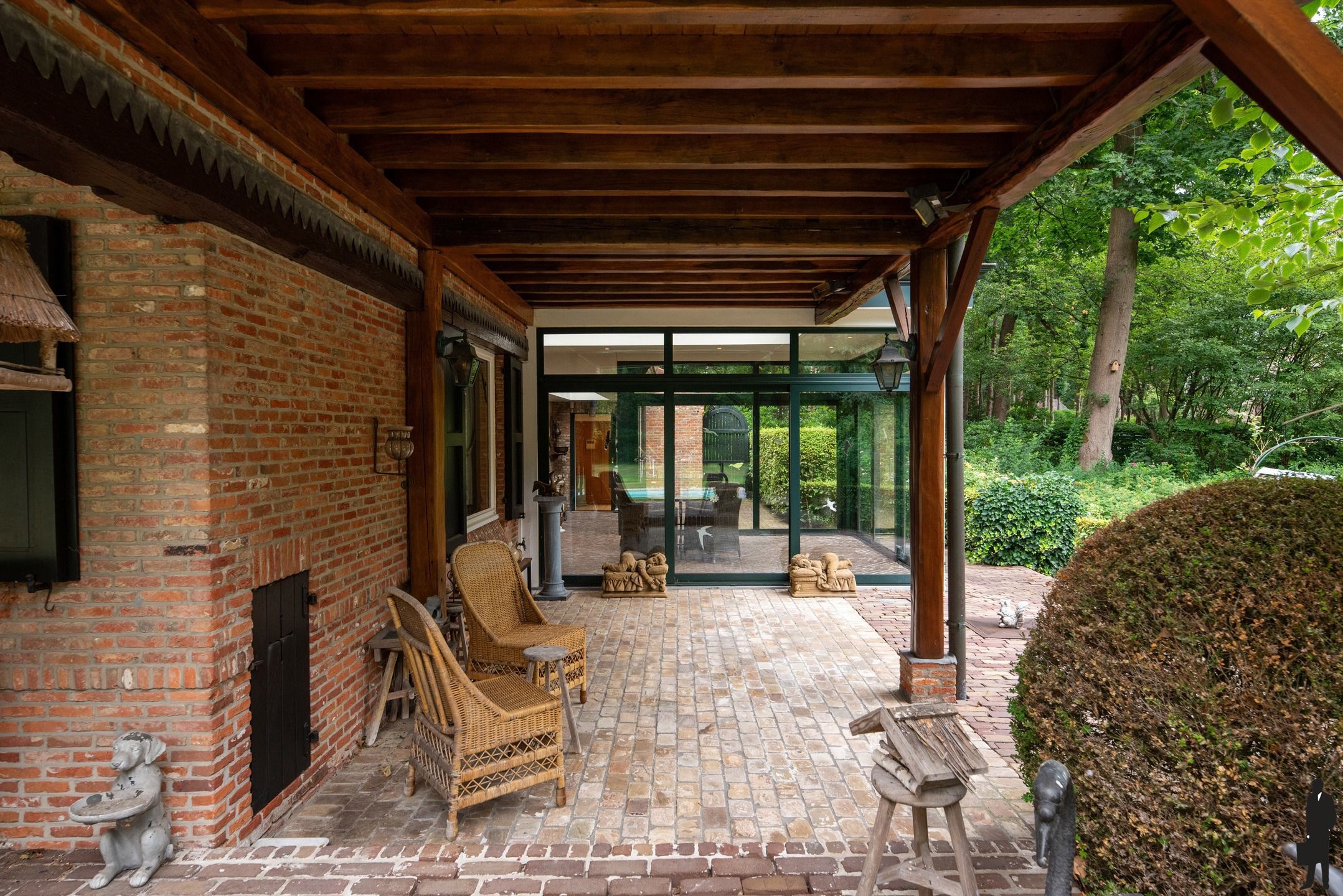 Op absolute toplocatie gelegen villa! foto 32