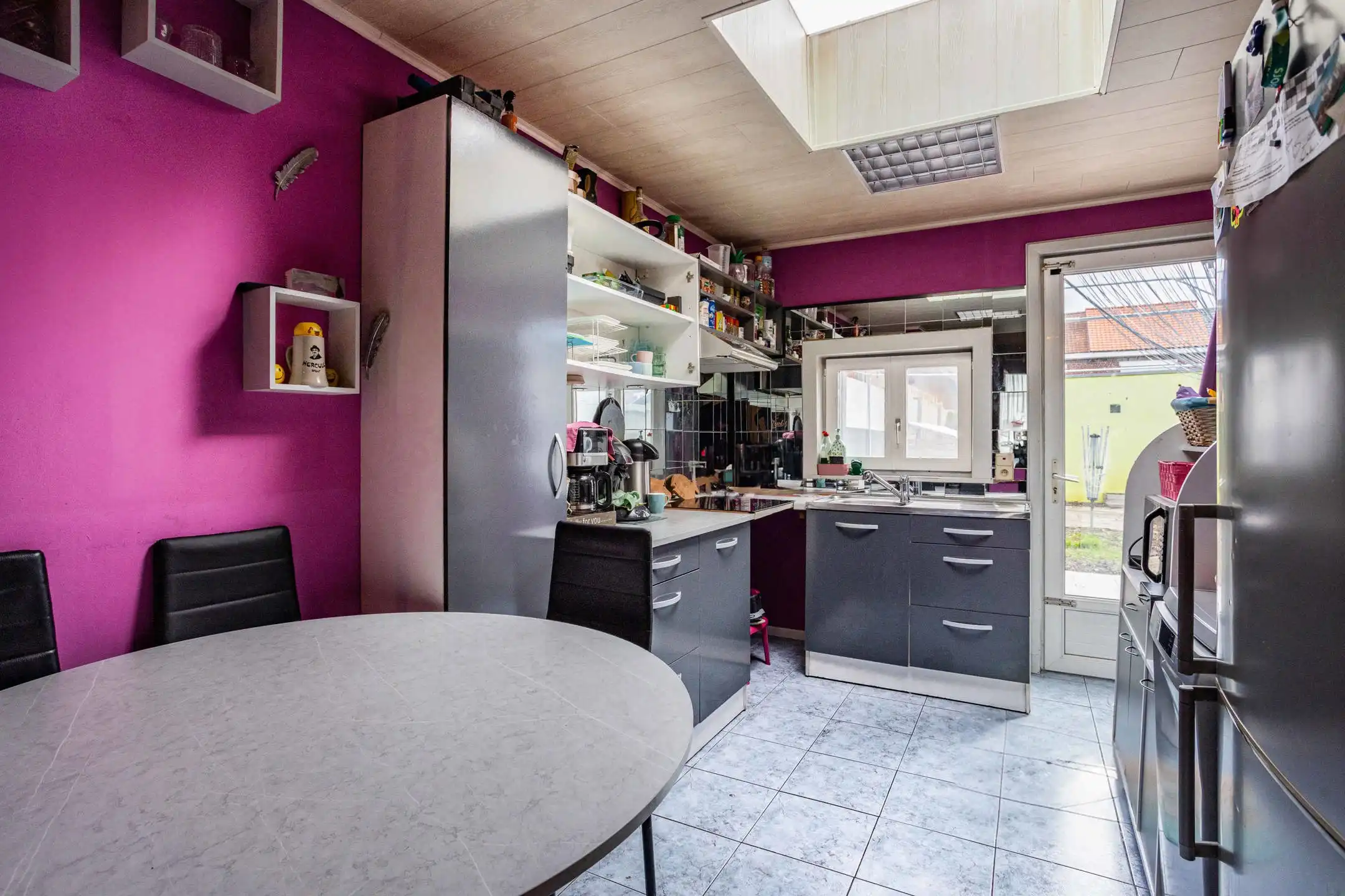 Instapklare rijwoning met garage op rustige locatie in Ronse foto 8