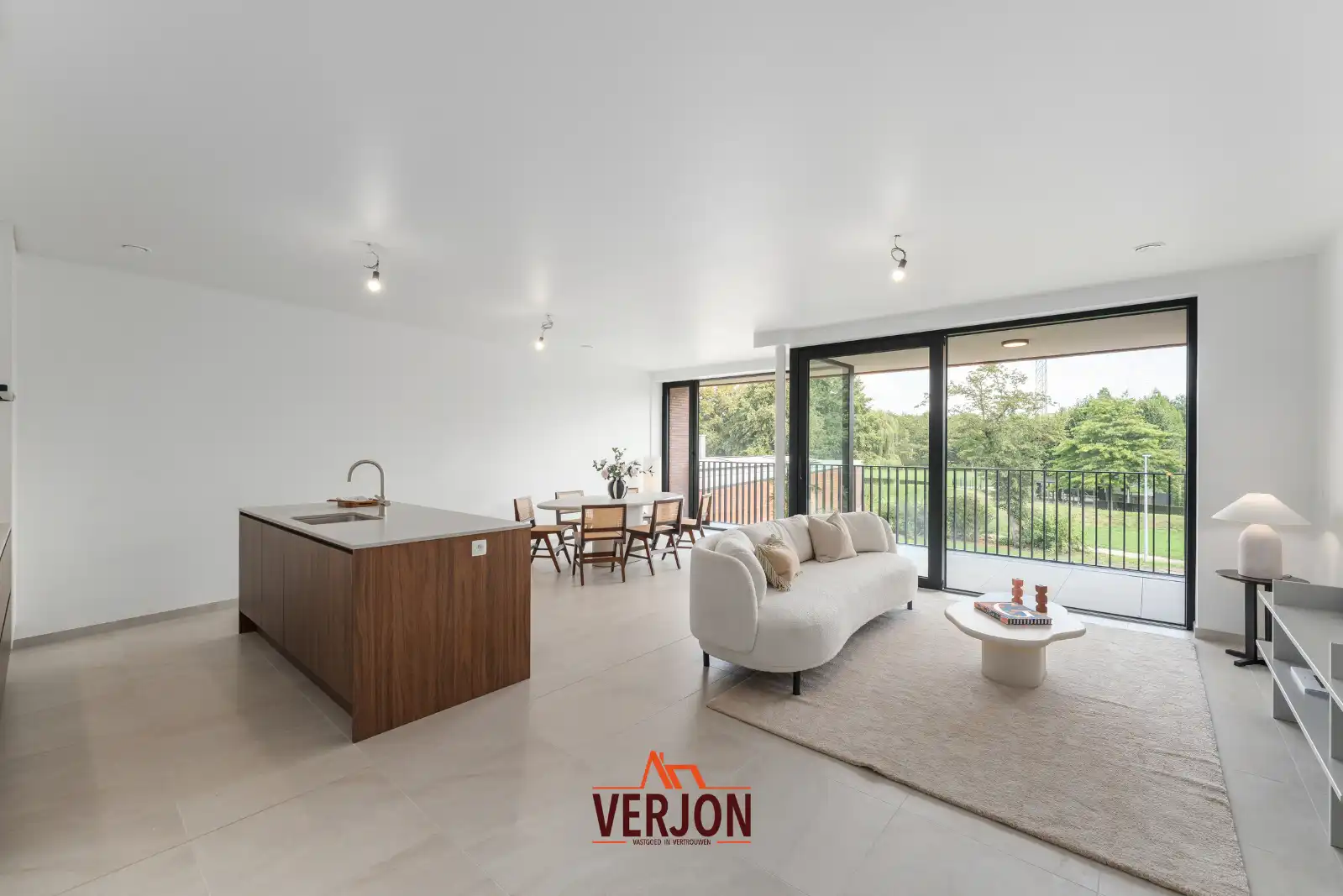 Residentie Parkzicht II – Stijlvol wonen met twee terrassen aan het Volkspark foto {{pictureIndex}}