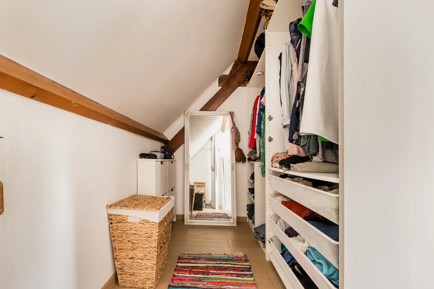 Charmante halfopen bebouwing met authentieke elementen foto 18