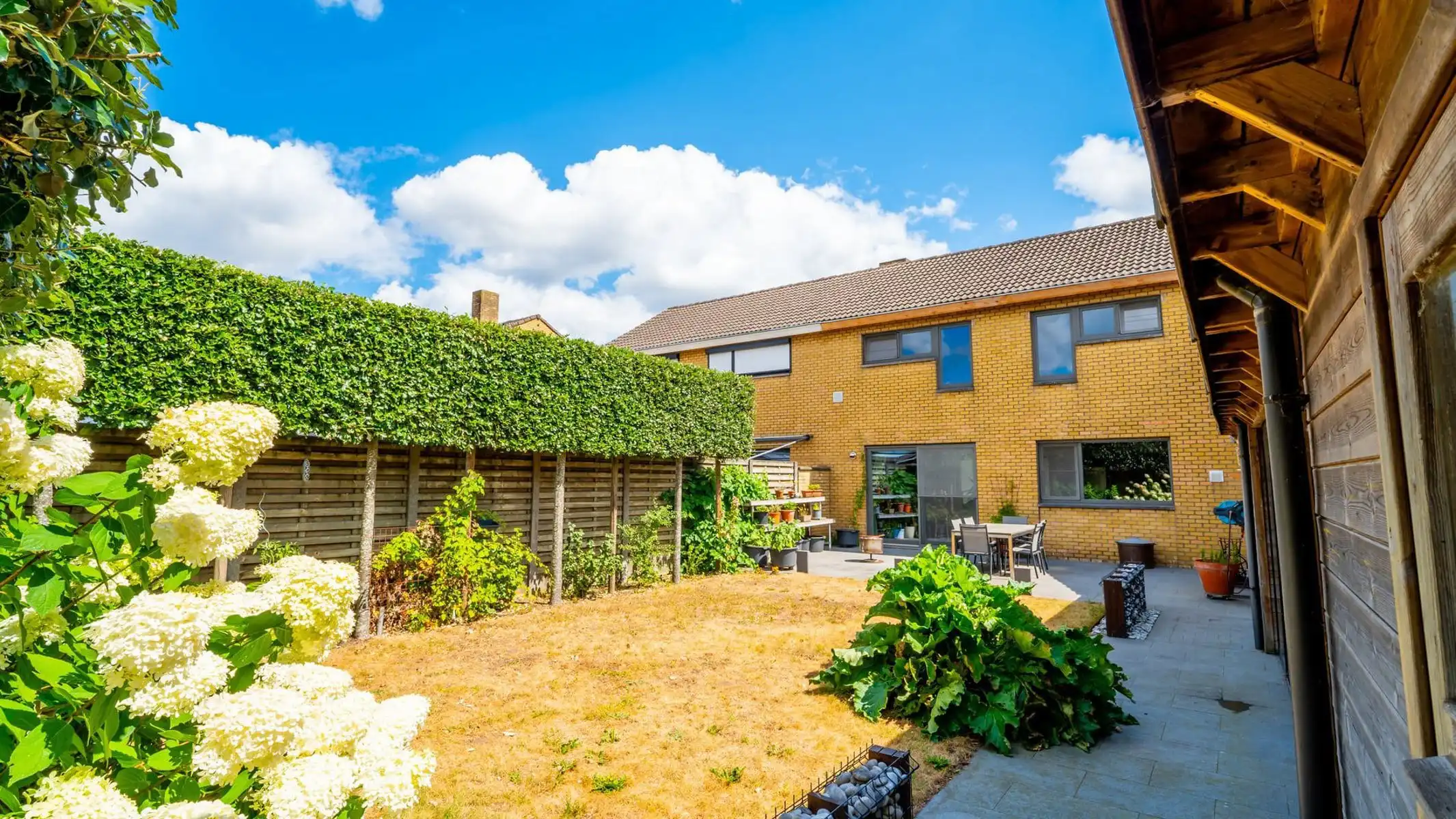 Goed onderhouden gezinswoning op een rustige ligging met zonnig terras en tuin foto 25