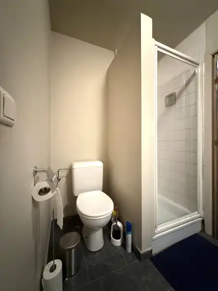 Modern gelijkvloers appartement nabij Sportcentrum Sint-Gillis foto 10