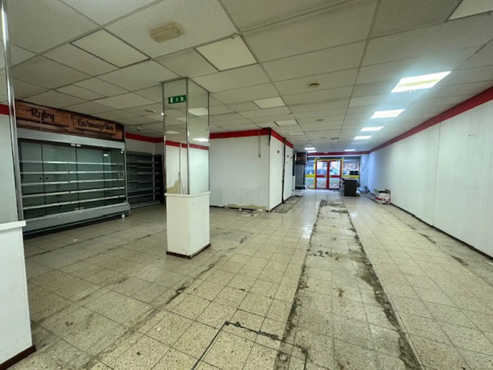 Ruim commercieel gelijkvloers op topligging in Berchem foto 3