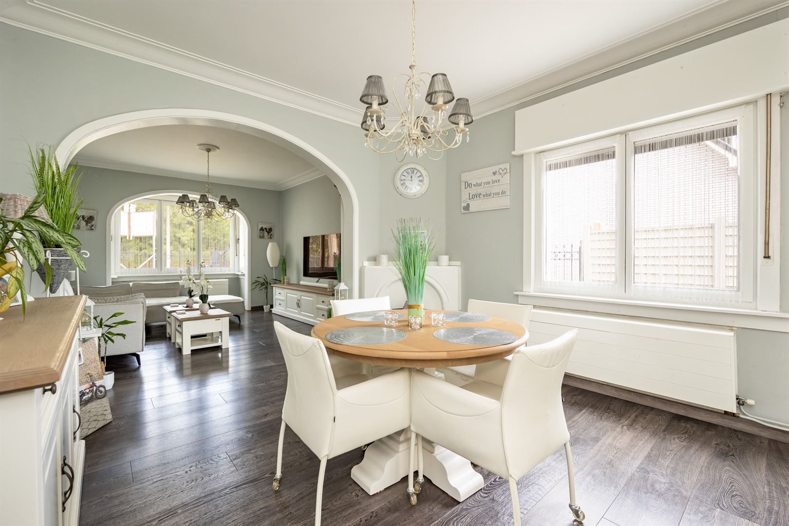 Instapklare halfopen woning met zonnige tuin aan de Vaart Schoten foto 2
