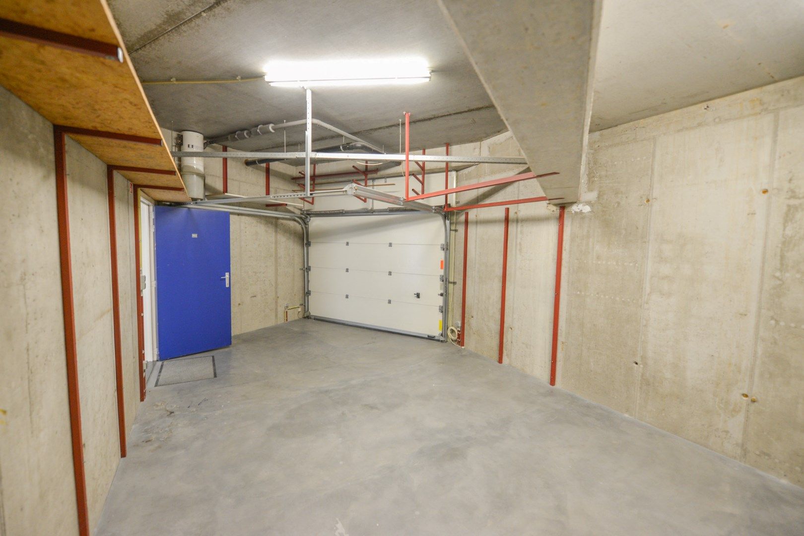 Handelspand van 100m2 incl garage op zichtlocatie! foto 10