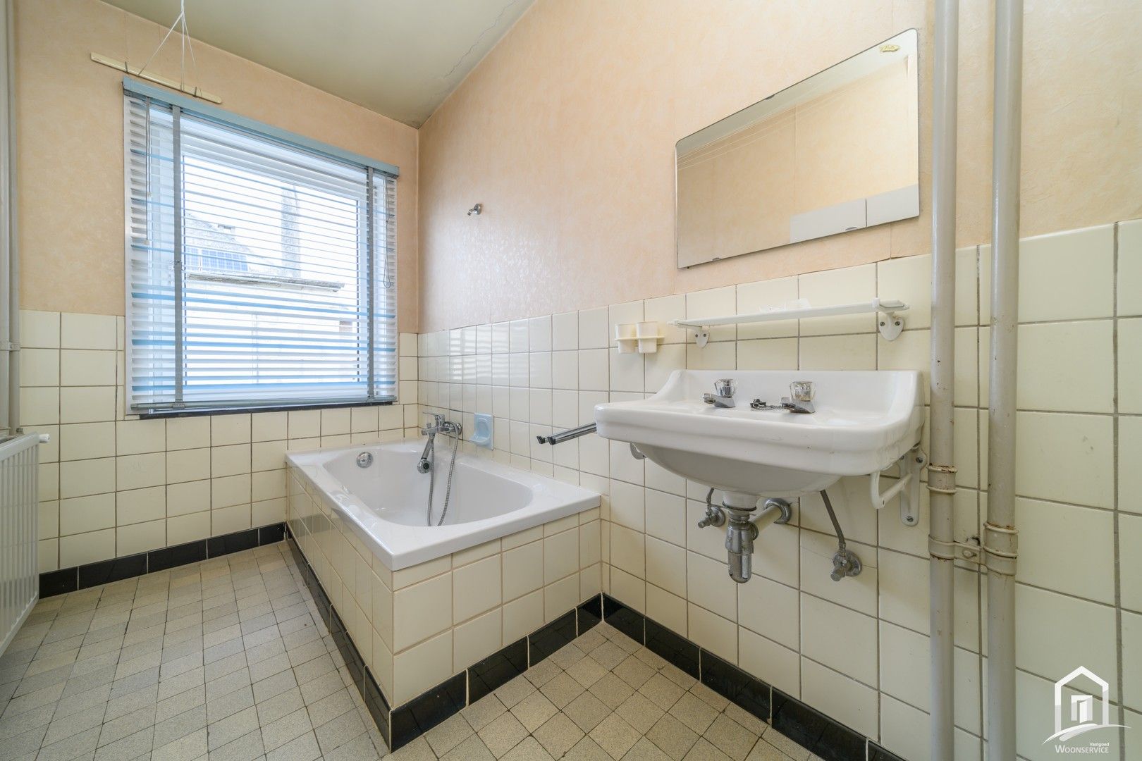 Gunstig gelegen gezinswoning met tuin en garage. foto 22