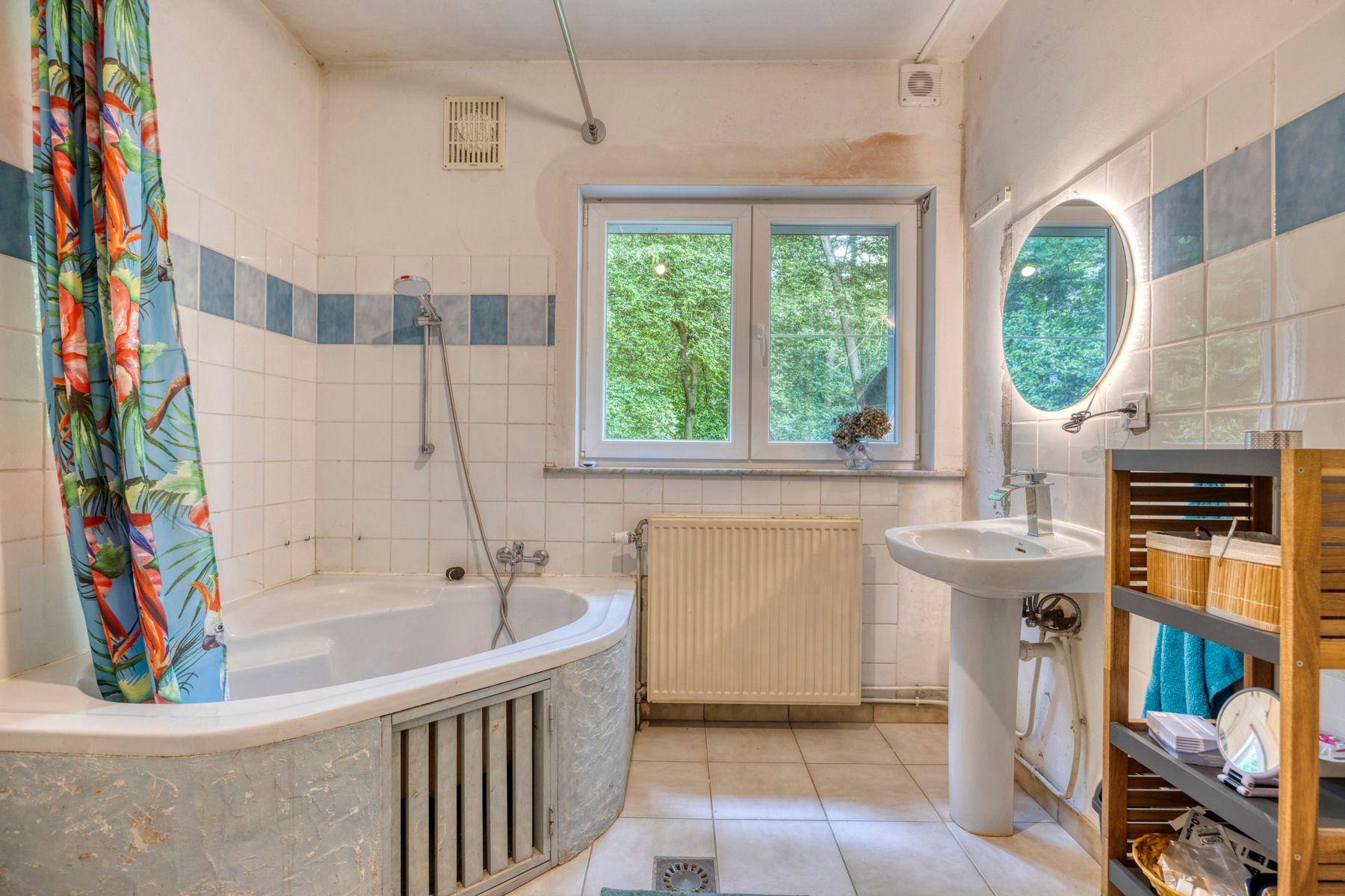 Zeer ruime gerenoveerde woning (± 398 m²) op een perceel van ± 60 are in het prestigieuze Bois de Strihoux foto 30