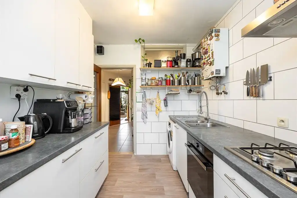 Instapklaar appartement tussen 2 parken foto 7