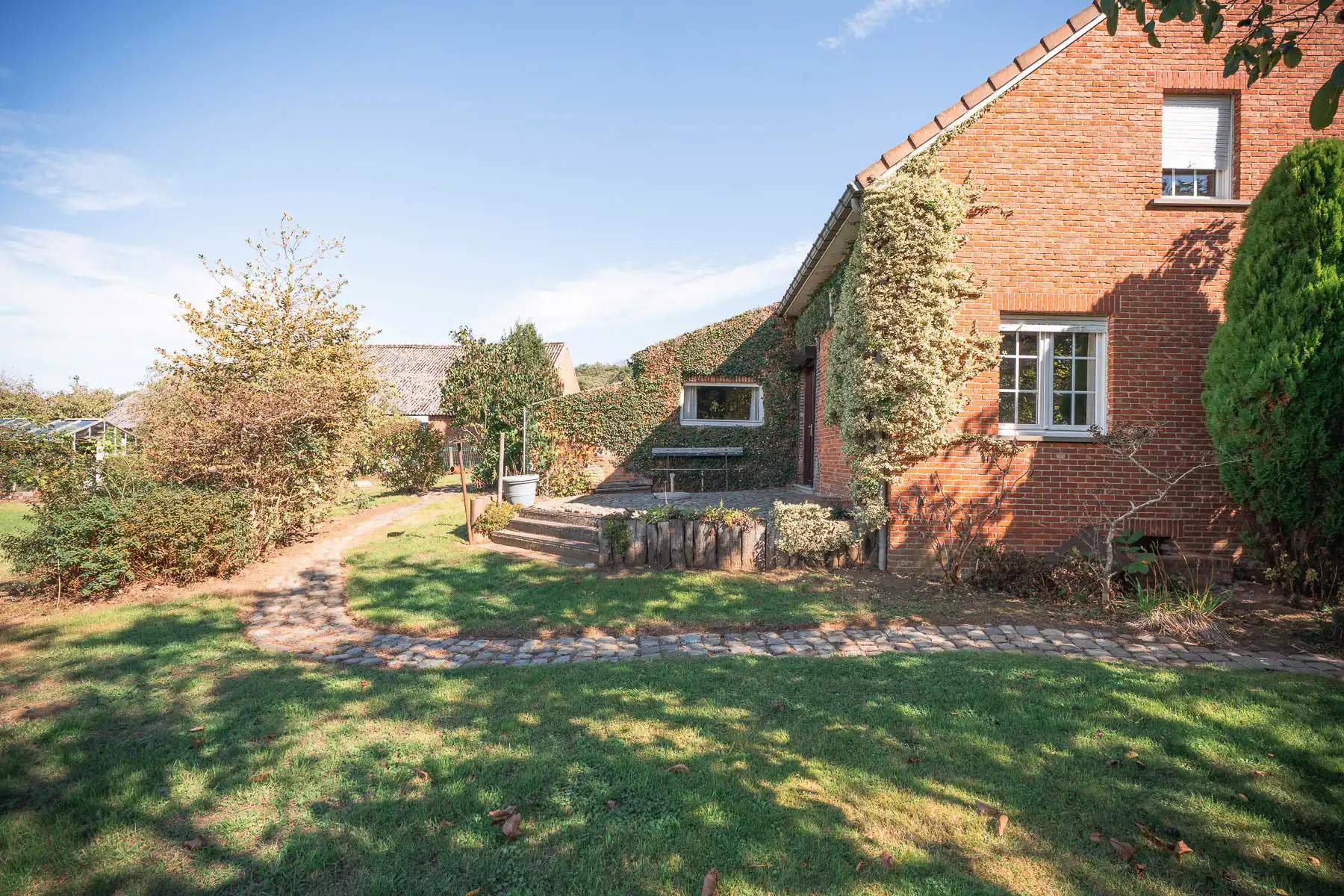 Idyllische hoeve op 1hA grond vol potentieel foto 38