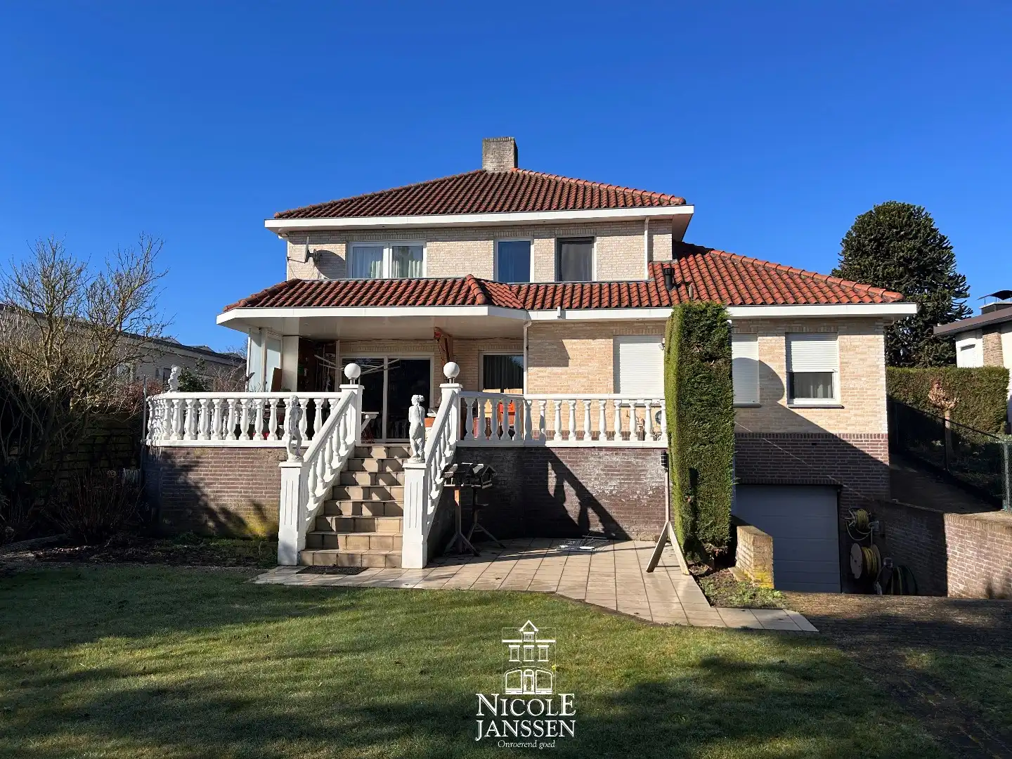 Ruime gezinswoning met mogelijkheden foto 33