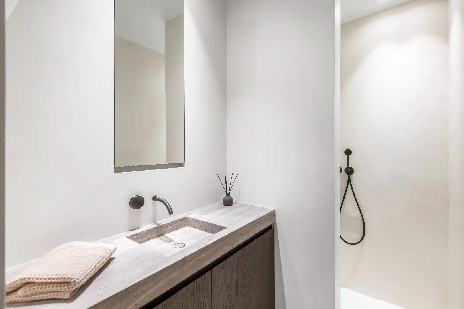 Hoogstaand afgewerkt appartement  met open zicht gelegen vlakbij de Dumortierlaan en op een steenworp van de Zeedijk.   foto 12