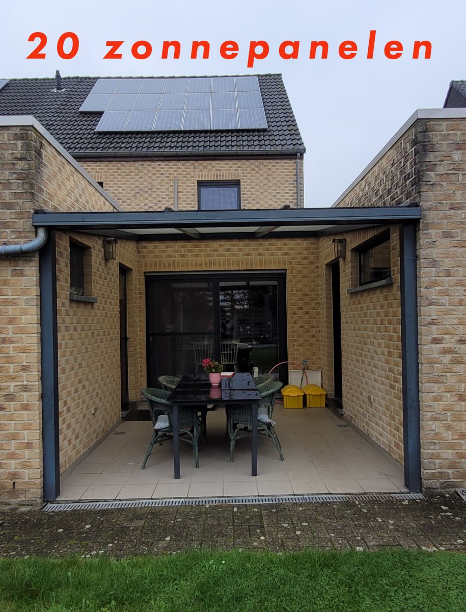 Modern energiezuinige halfopen huis met 4 slaapkamers, voor- en achtertuin in een kindvriendelijke buurt, biedt de perfecte combinatie van rust, veiligheid en kortbij het centrum foto 6