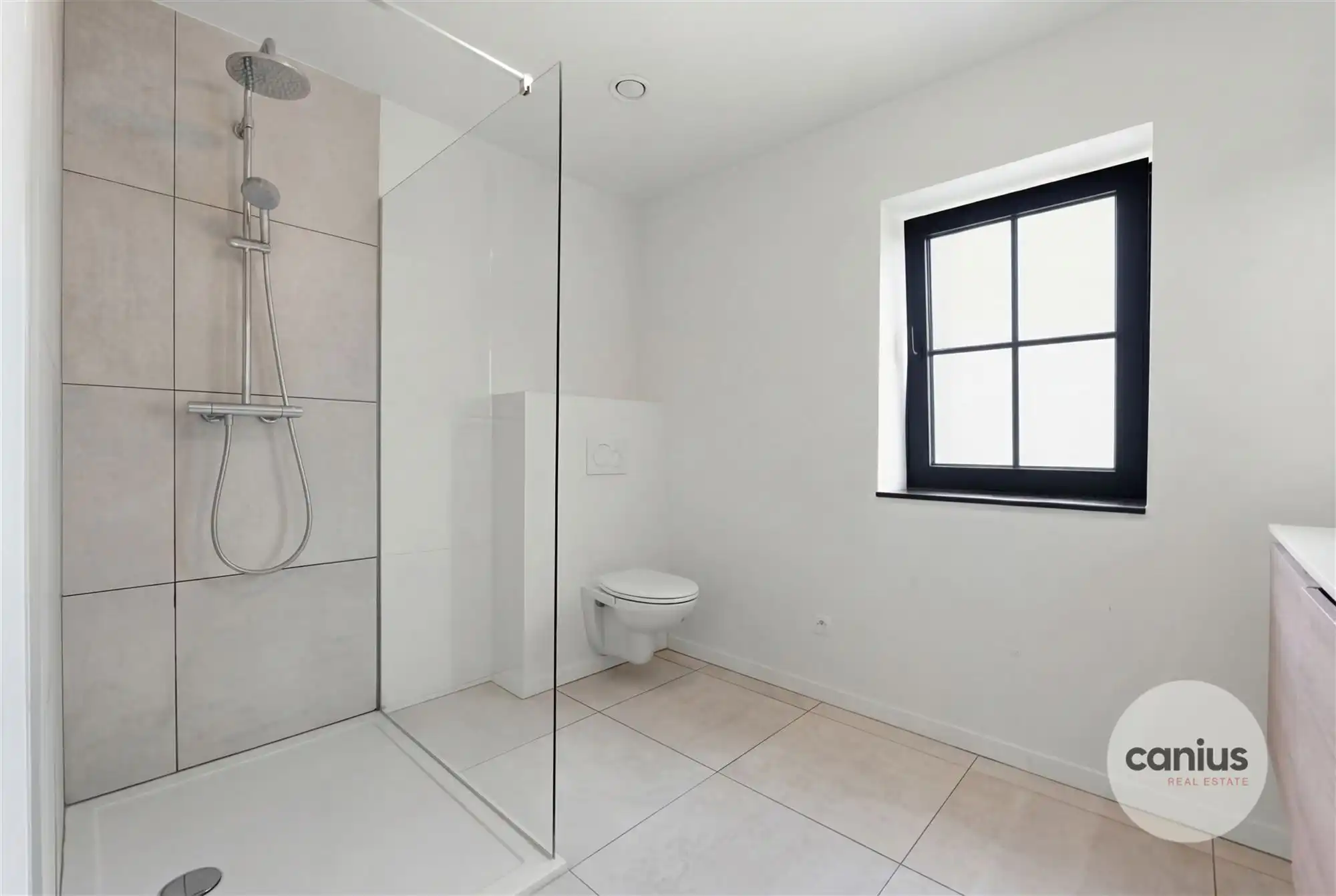 MODERNE WONING MET 3 SLKS & TUIN foto 12