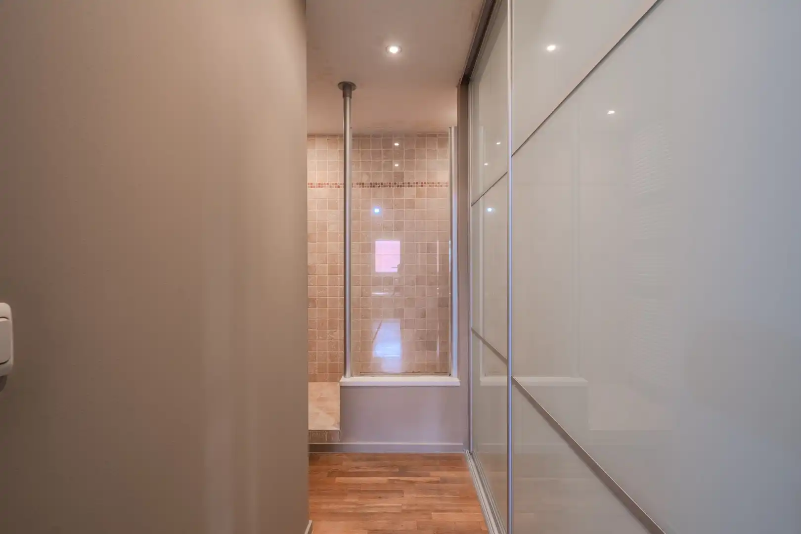 Ruime instapklare gezinswoning met zonnige tuin foto 18