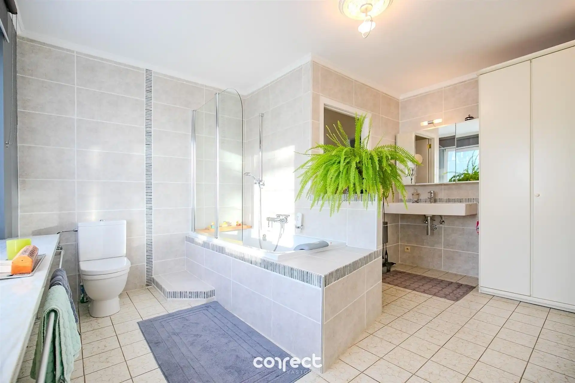 Karaktervolle, energiezuinige (label C) villa met tal van mogelijkheden! foto 13