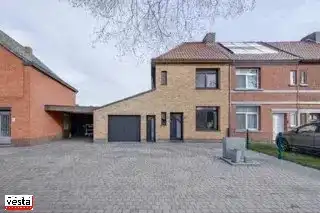Ruime gezinswoning met 4 slaapkamers foto 23
