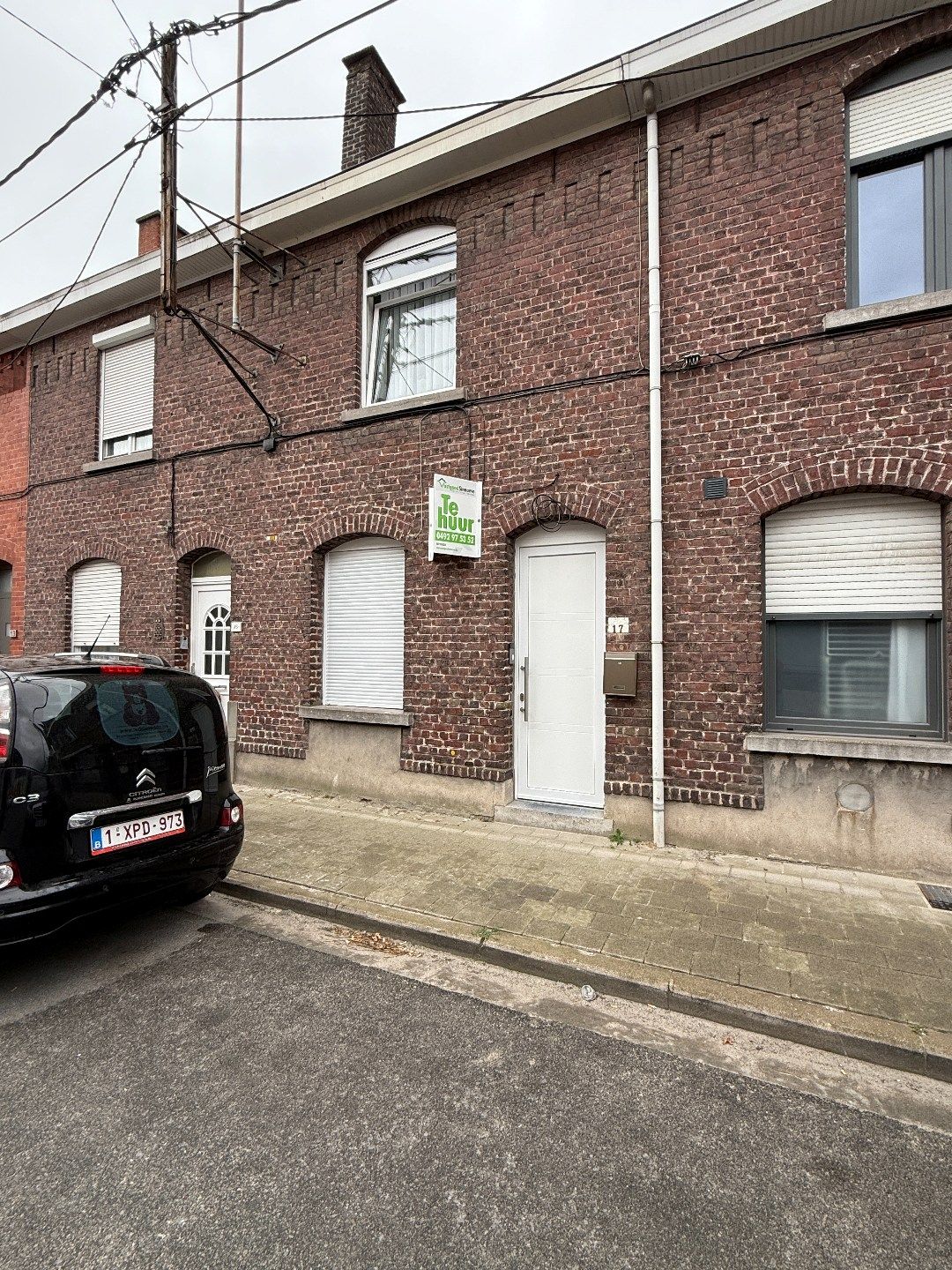 Rijwoning met 3 slaapkamers en terrastuinin centrum Roeselare foto {{pictureIndex}}