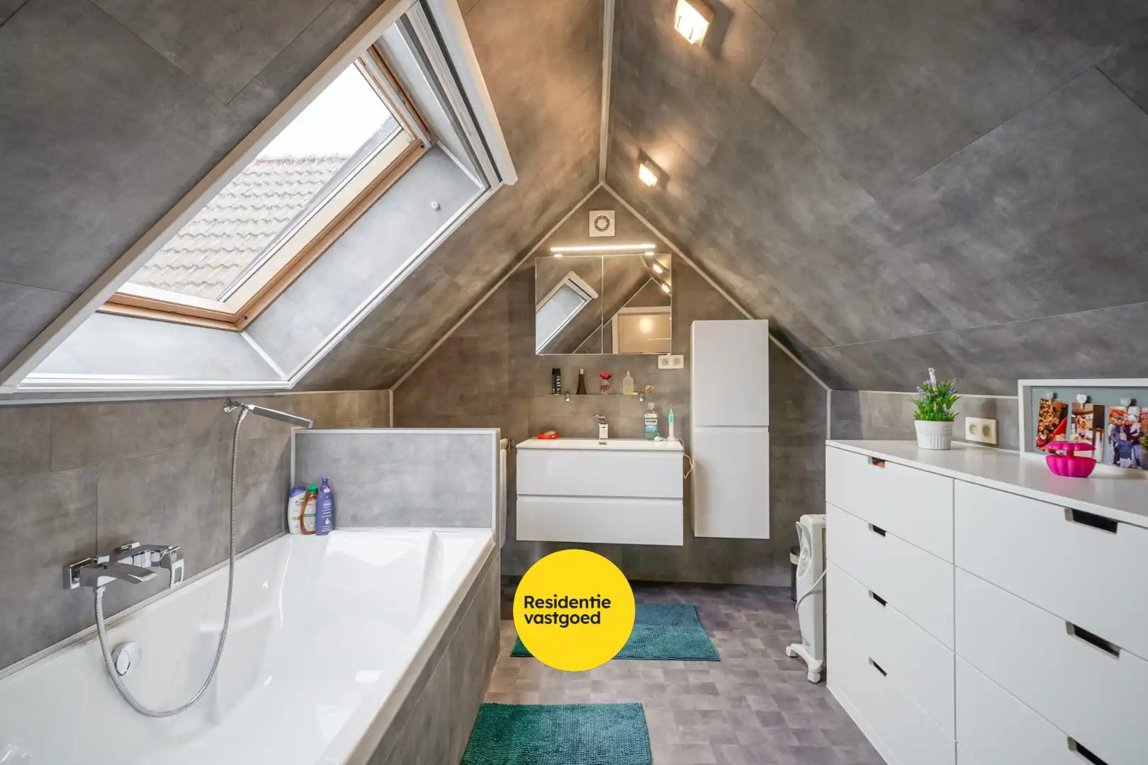 Alleenstaande woning op ruim perceel met vernieuwd woongedeelte en loods (80 m²) foto 18