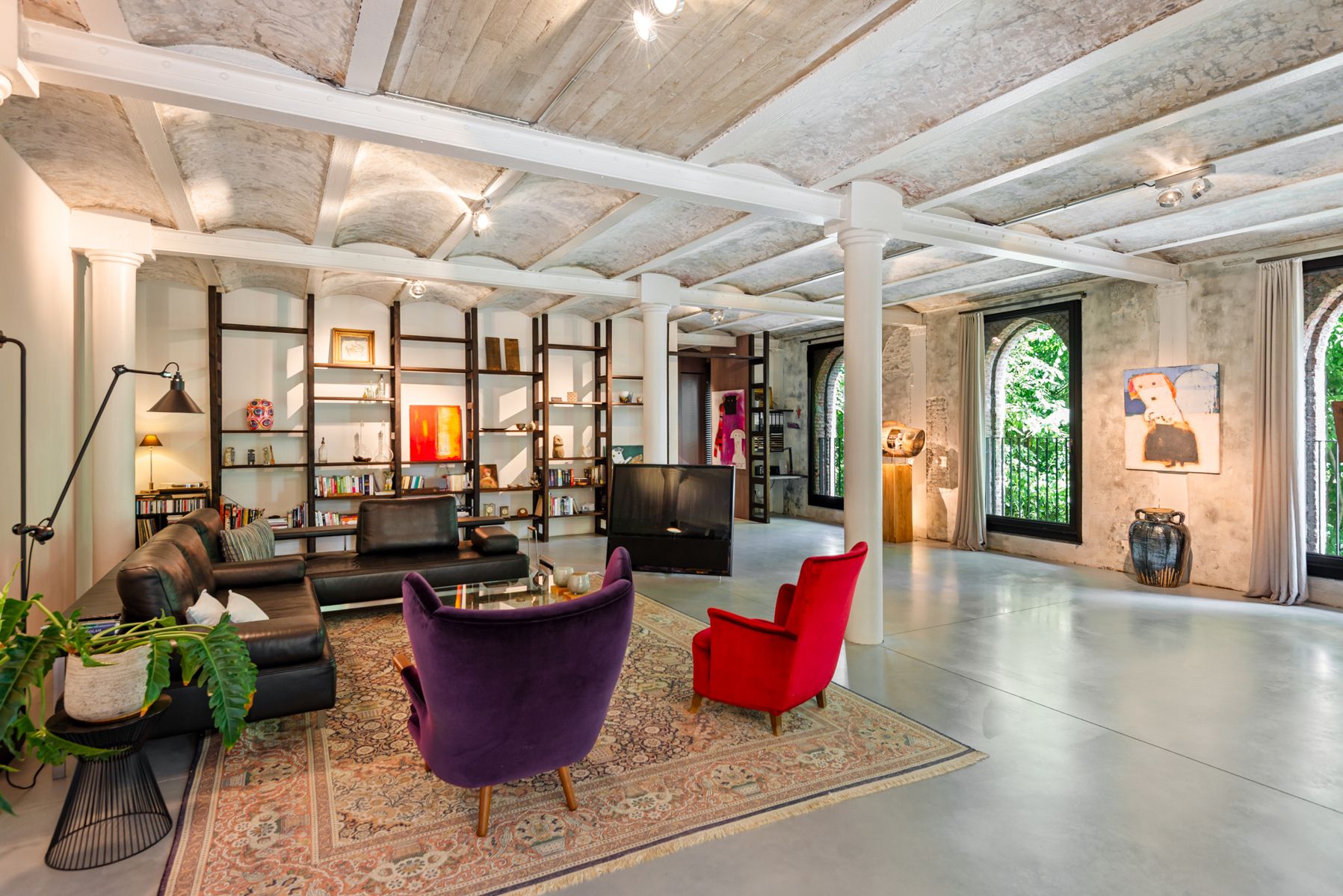  Exclusieve loft van 240 m² in Axel Vervoordt Kanaalproject. foto 4
