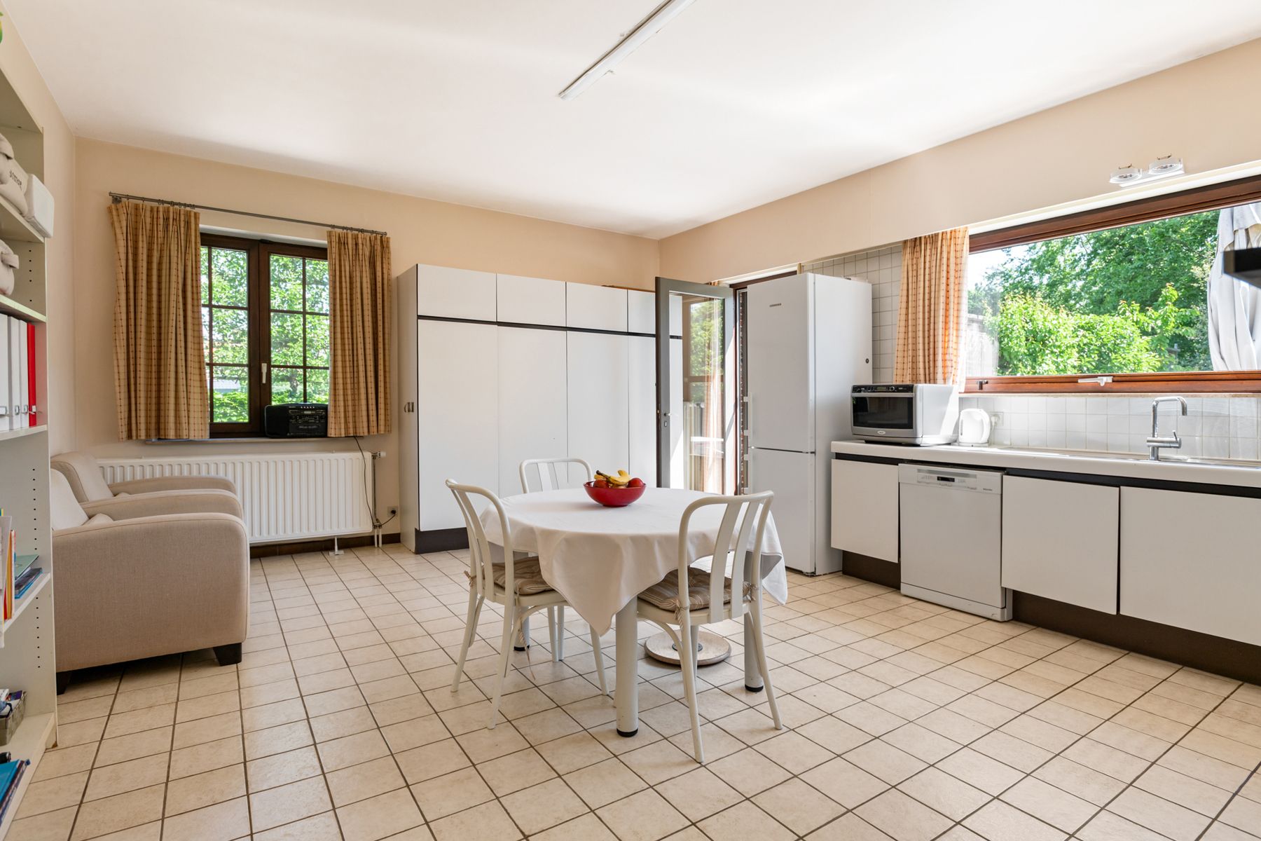 Ruime villa met praktijkruimte in rustige doodlopende straat. foto 14