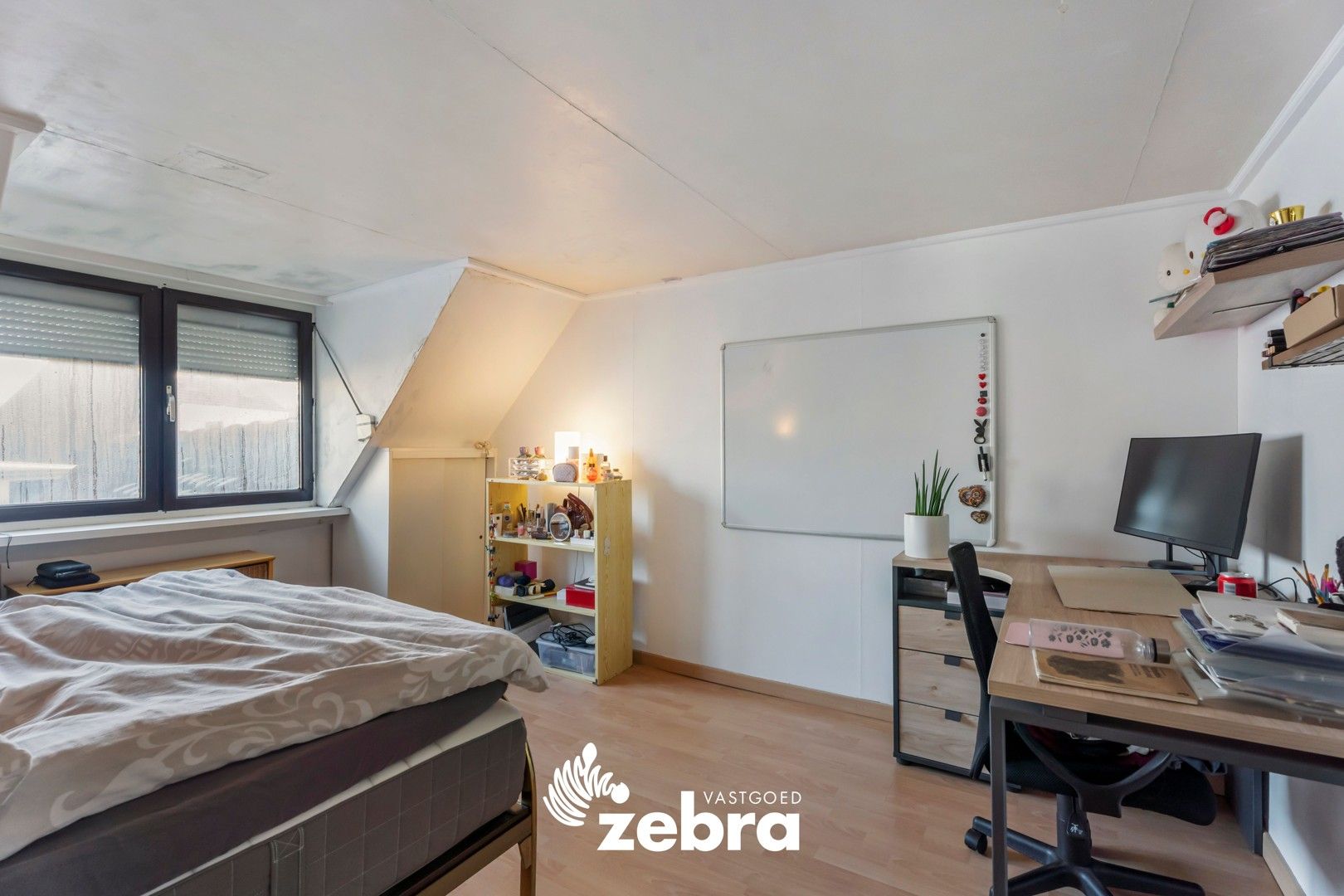 Instapklare woning met 4 slaapkamers en tuin te Oostrozebeke! foto 18