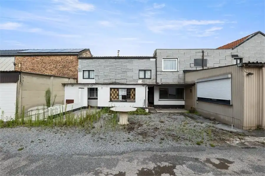 2 TE RENOVEREN WONINGEN+ 16 GARAGES OP EEN PERCEEL VAN 9A87 foto 32