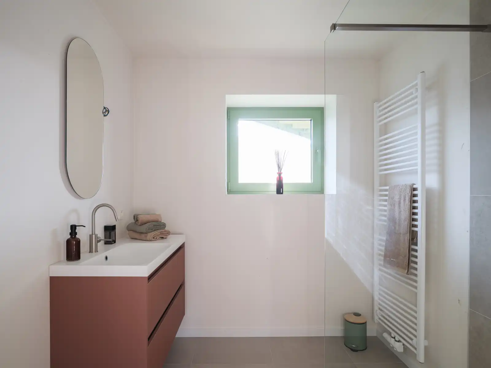 Gerenoveerd 2 slpk appartement met terras te Destelbergen foto 16