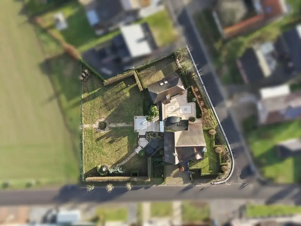 STATIGE OPEN BEBOUWING MET BIJGEBOUW OP RIANT PERCEEL PERCEEL VAN 18A31CA IN ALKEN foto 2