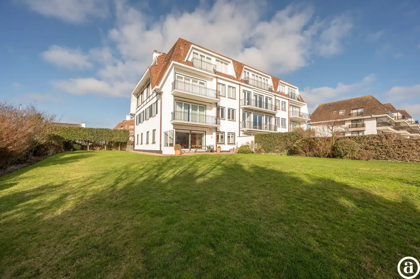 Hoekappartement van 130 m² gelegen in een villa residentie te Zoute foto 21