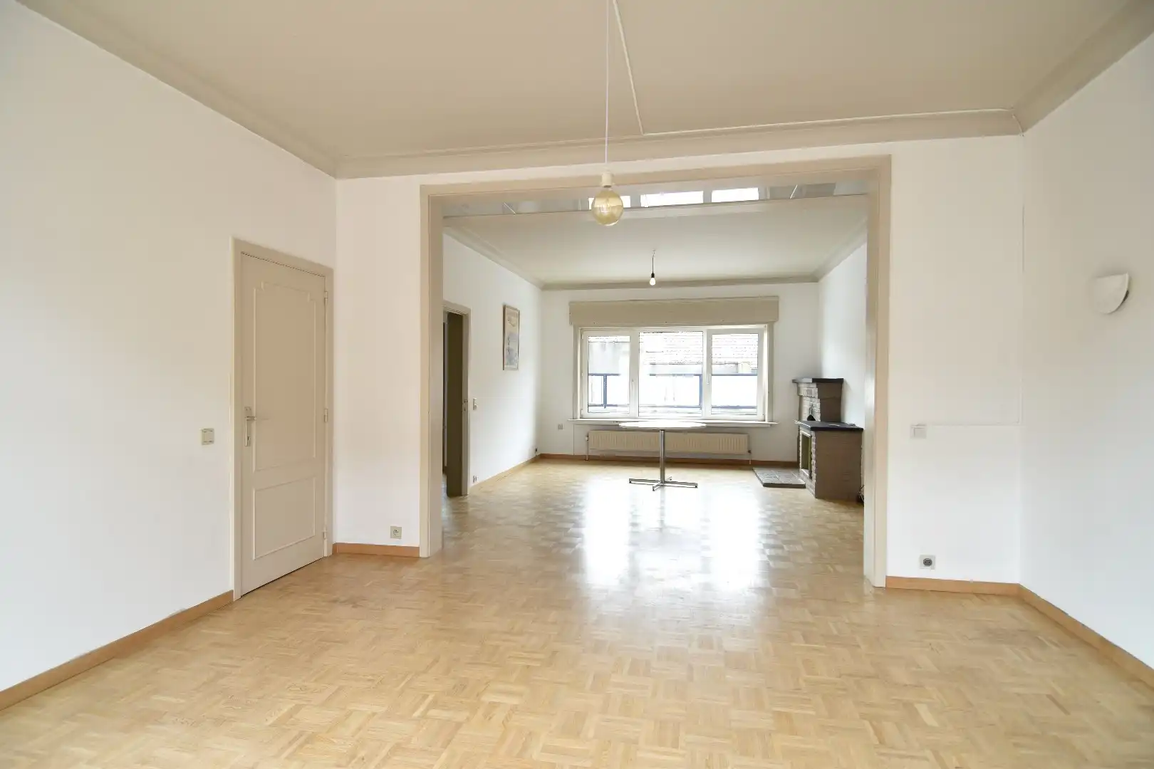 Ruim 3-slaapkamerappartement met zicht op de kerk te koop centrum Bellegem foto 3